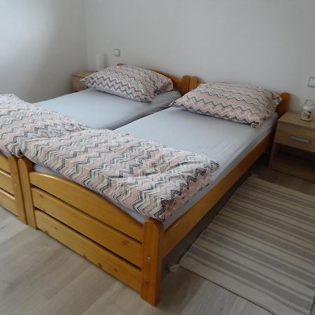 Apartman Karovi เดชท์เน ออร์ลิซกี โฮราค ภายนอก รูปภาพ