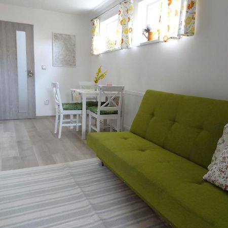 Apartman Karovi เดชท์เน ออร์ลิซกี โฮราค ภายนอก รูปภาพ