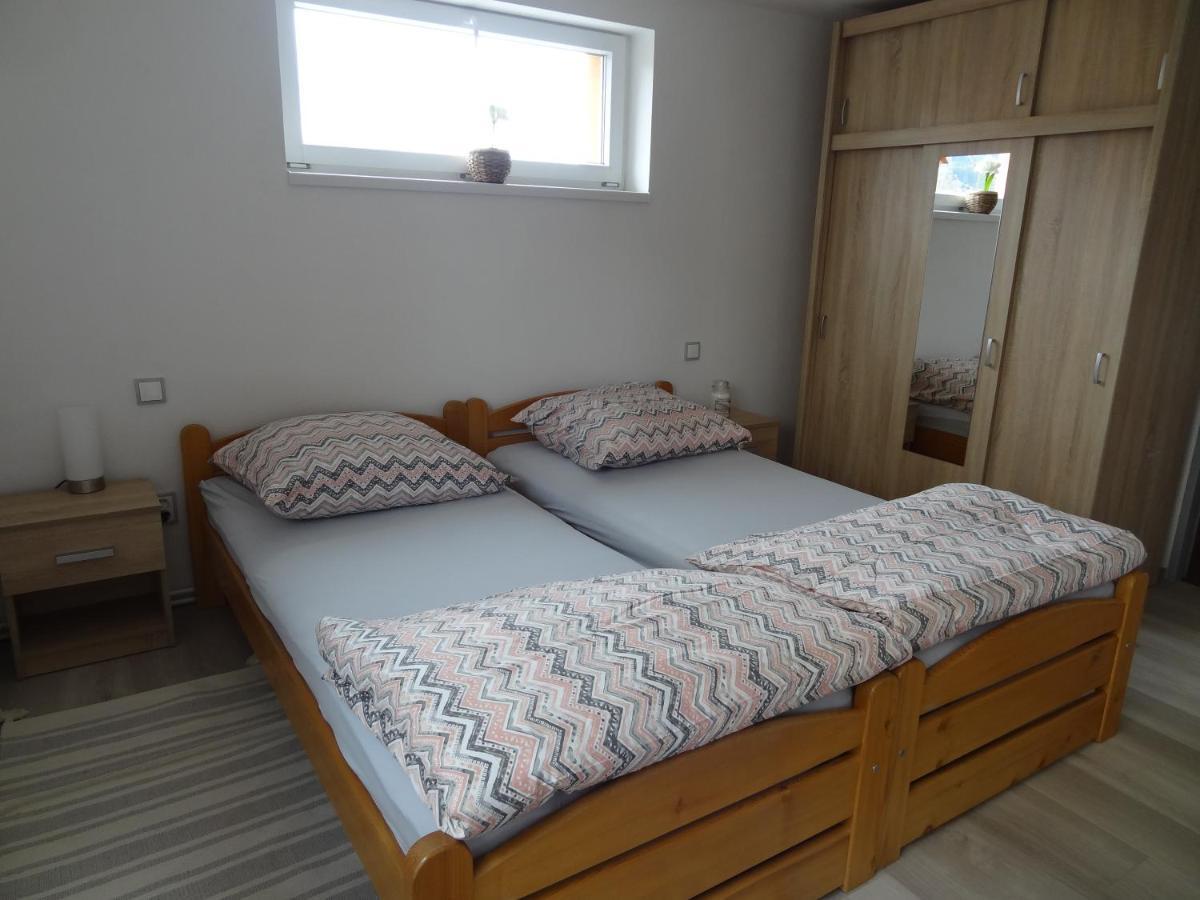 Apartman Karovi เดชท์เน ออร์ลิซกี โฮราค ภายนอก รูปภาพ