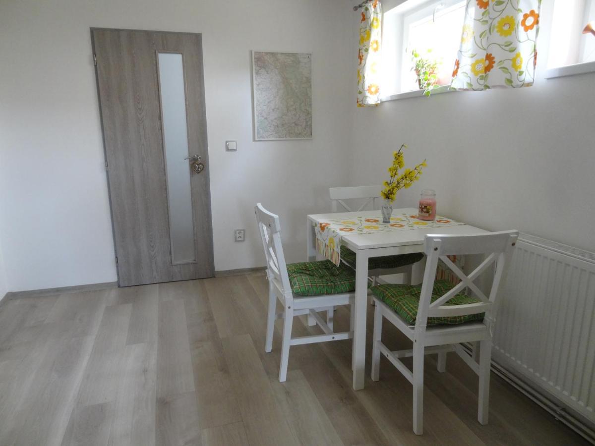 Apartman Karovi เดชท์เน ออร์ลิซกี โฮราค ภายนอก รูปภาพ