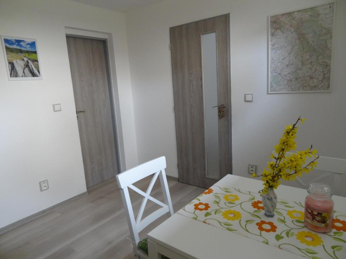 Apartman Karovi เดชท์เน ออร์ลิซกี โฮราค ภายนอก รูปภาพ